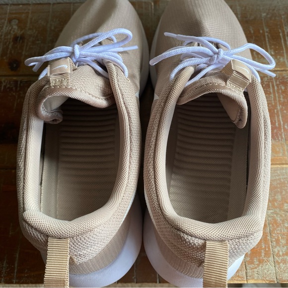 Nike mens Roshe 1 Sand White sneakers size 10.5 - Picture 8 of 12